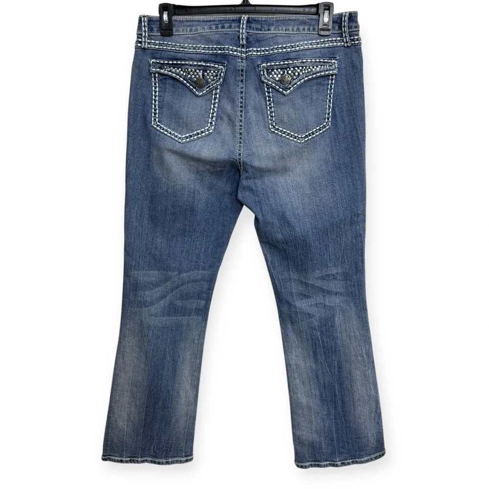 Rock & Republic Women's Flare‎ Jeans in Blue Size 15/16